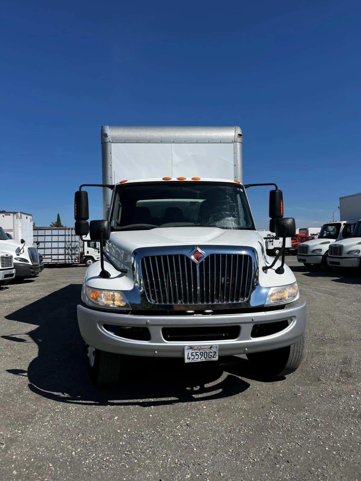 2018 International 4300 in West Sacramento, CA — photo 2