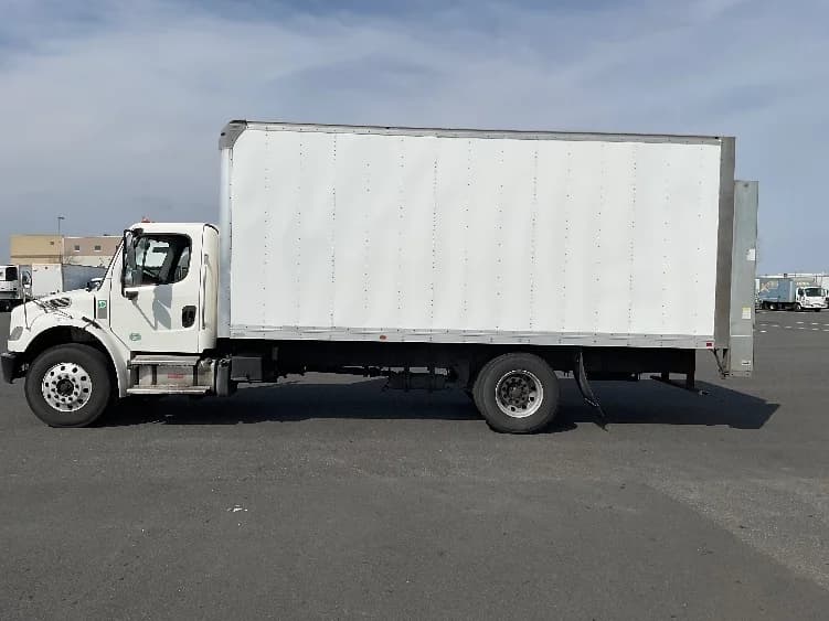 2021 Freightliner M2 106 in Philadelphia, PA — photo 4