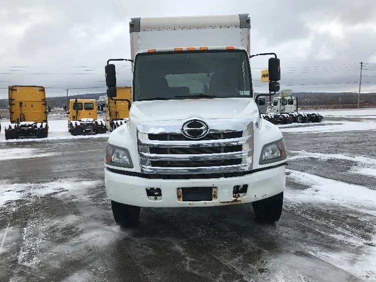 2016 Hino 268 in Buffalo, NY — photo 2