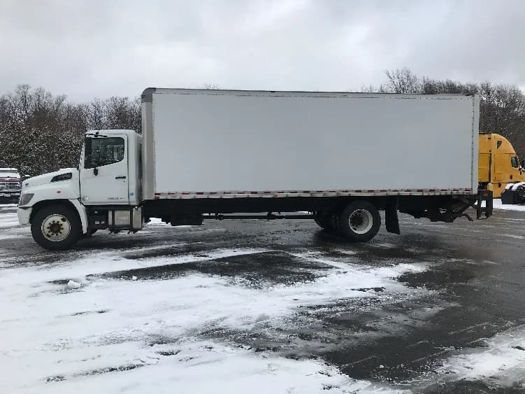 2016 Hino 268 in Buffalo, NY — photo 4