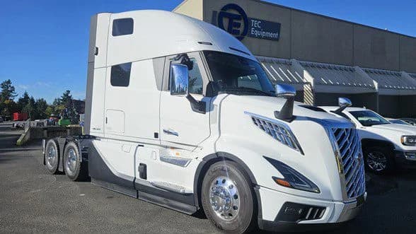 2025 Volvo VNL 860 in Seattle, WA