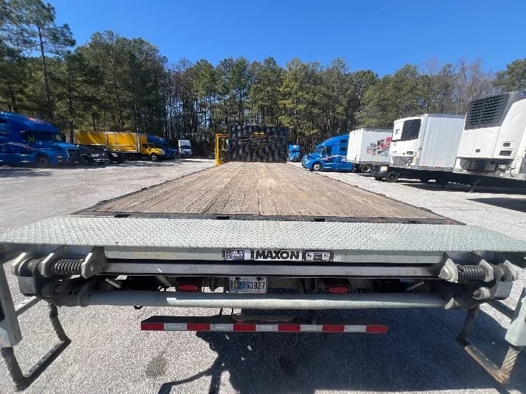 2019 Freightliner M2 106 in Cincinnati, OH — photo 9