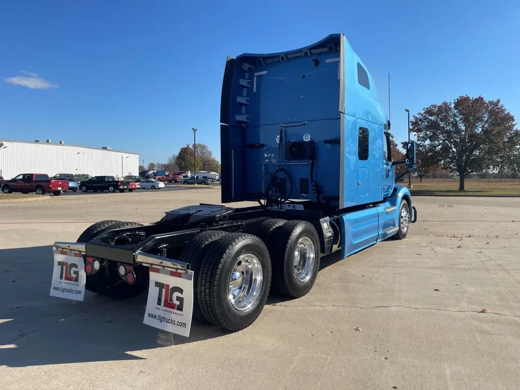 2023 Peterbilt 579 in Lowell, AR — photo 5
