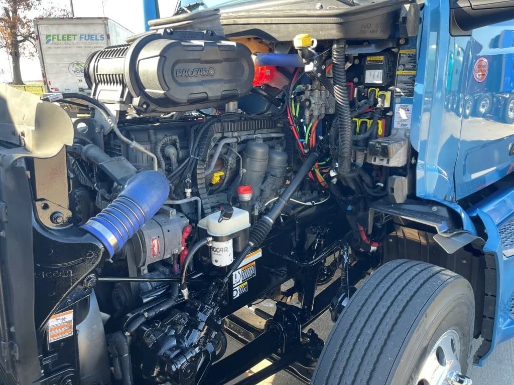 2023 Peterbilt 579 in Lowell, AR — photo 9