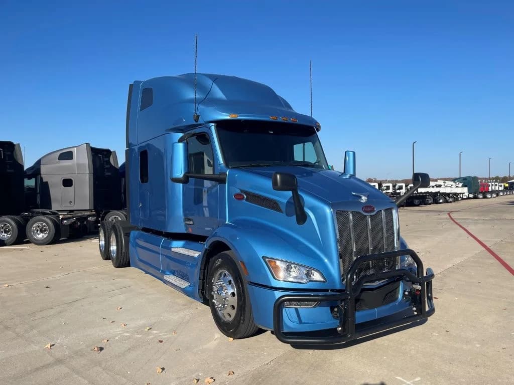 2023 Peterbilt 579 in Lowell, AR — photo 7