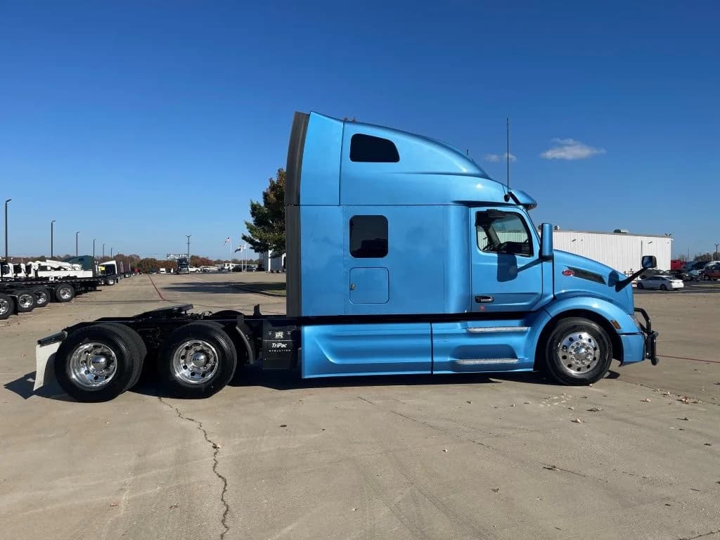 2023 Peterbilt 579 in Lowell, AR — photo 6