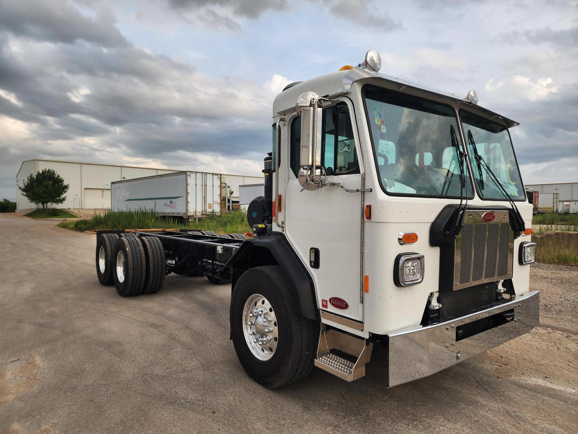 2026 Peterbilt 520