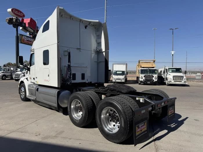 2021 Peterbilt 579 in El Paso, TX — photo 8
