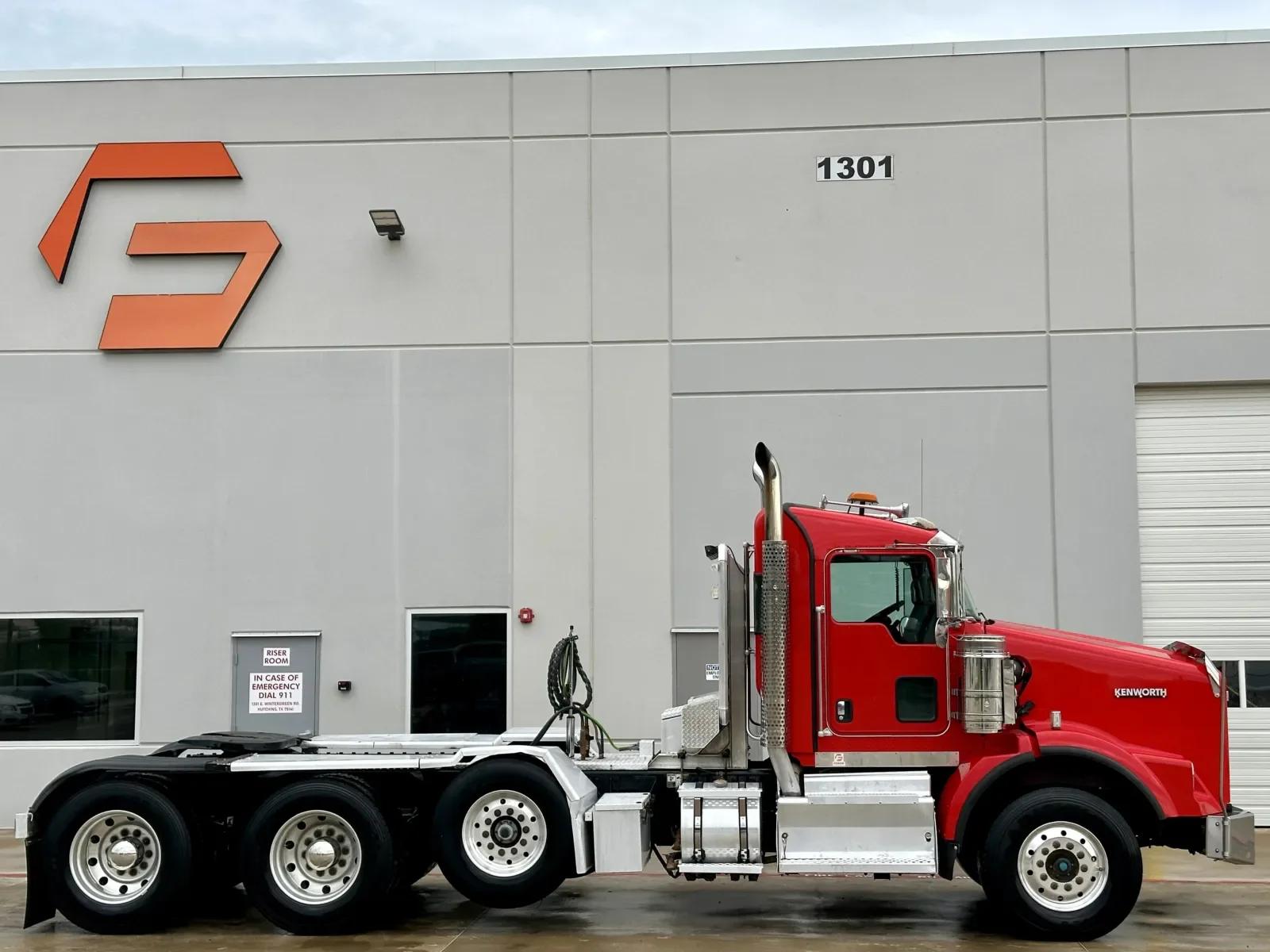 2011 Kenworth T800 in Hutchins, TX — photo 3