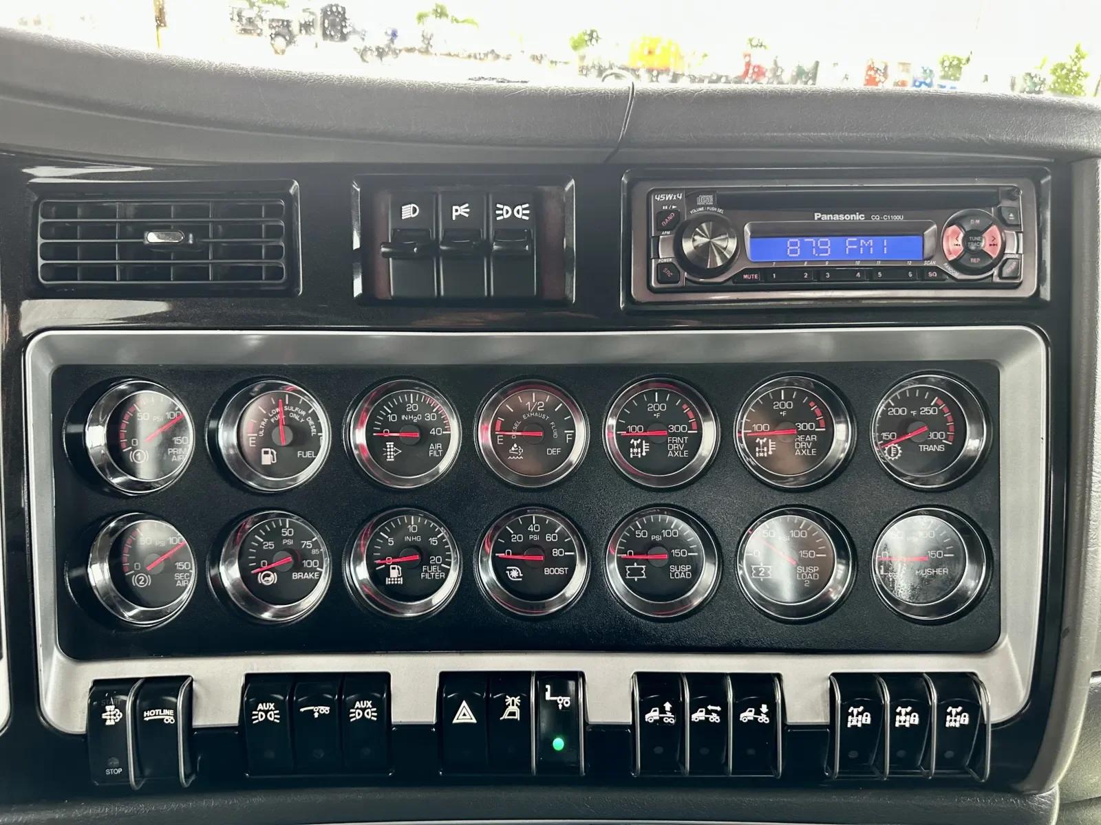 2011 Kenworth T800 in Hutchins, TX — photo 18