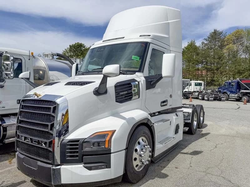 2026 Mack Pioneer in Wilmington — photo 3