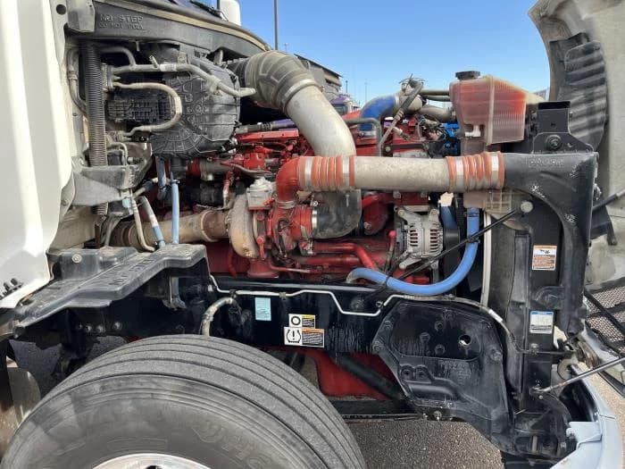 2022 Peterbilt 579 in Phoenix, AZ — photo 10