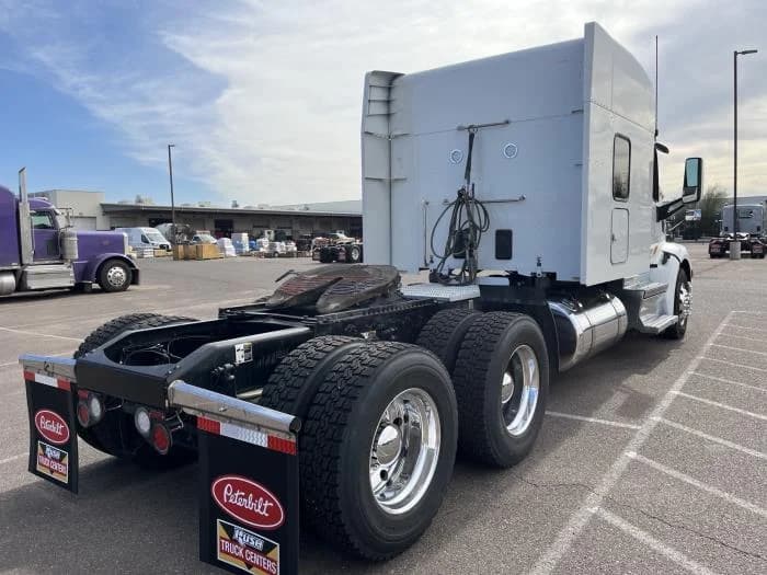 2022 Peterbilt 579 in Phoenix, AZ — photo 5