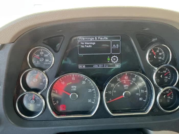 2022 Peterbilt 579 in Phoenix, AZ — photo 11