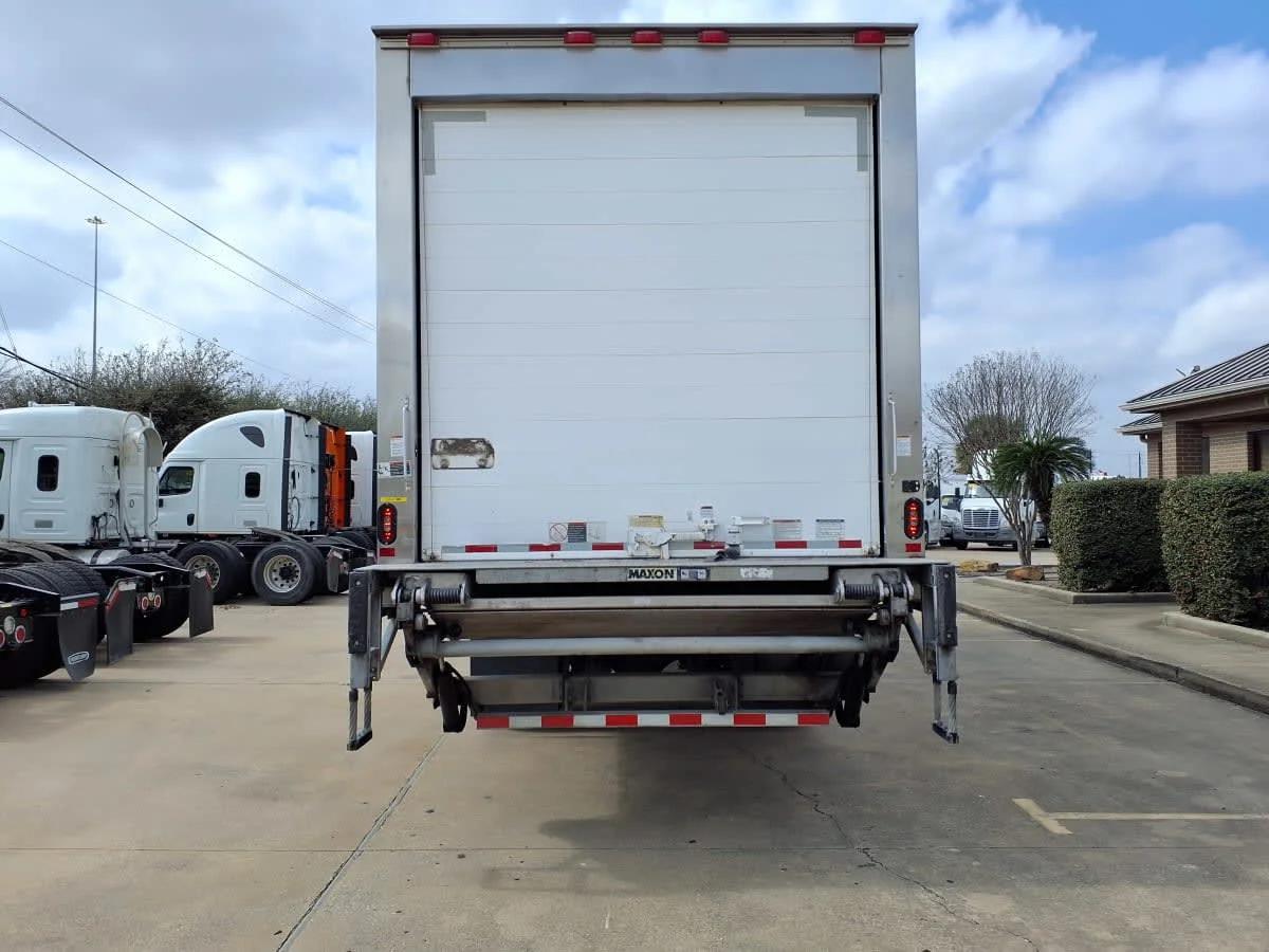 2020 Freightliner M2 106 in Houston, TX — photo 5