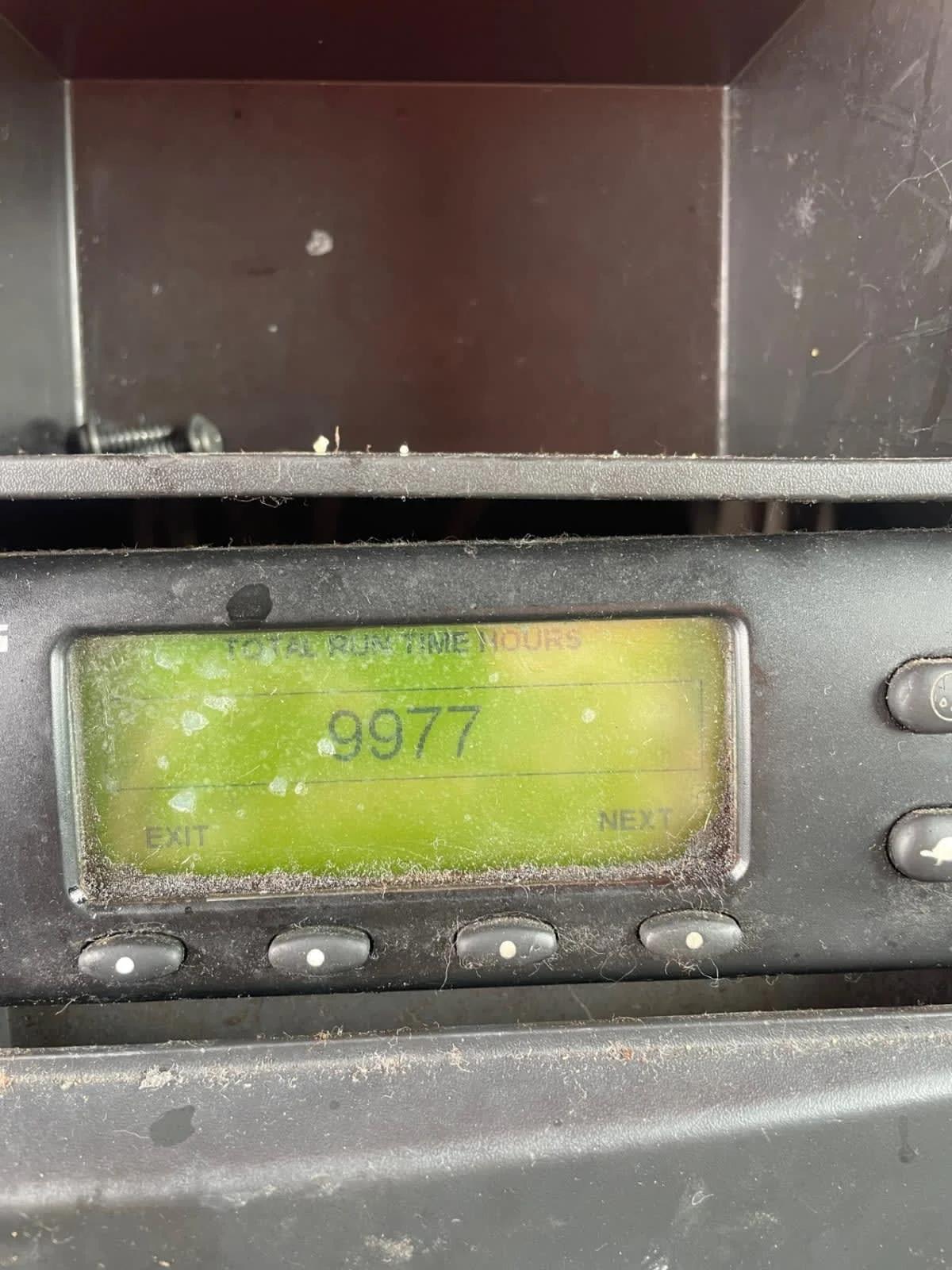 2019 Isuzu NQR in Farmingdale, NY — photo 12