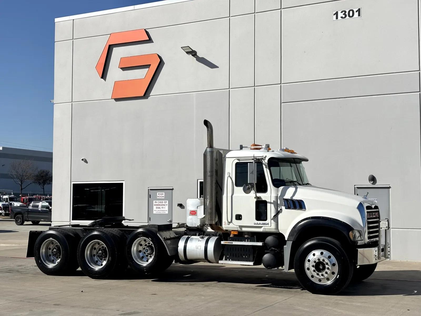 2010 Mack Granite