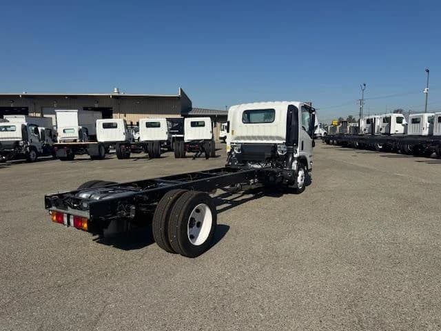 2026 Isuzu NRR — photo 8