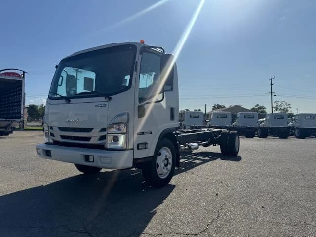 2026 Isuzu NRR — photo 2