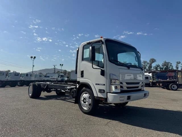 2026 Isuzu NRR — photo 4