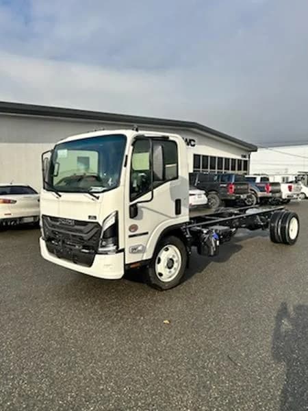 2025 Isuzu NPR