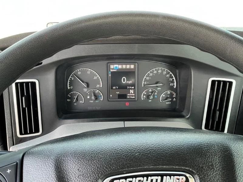 2027 Freightliner Cascadia in Cincinnati, OH — photo 7