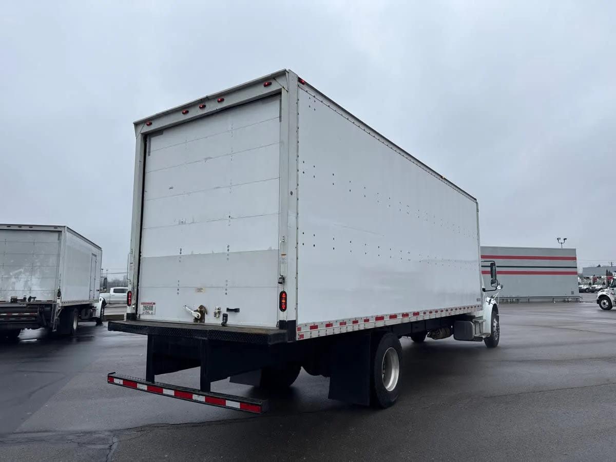 2020 Freightliner M2 106 in Taylor, MI — photo 4