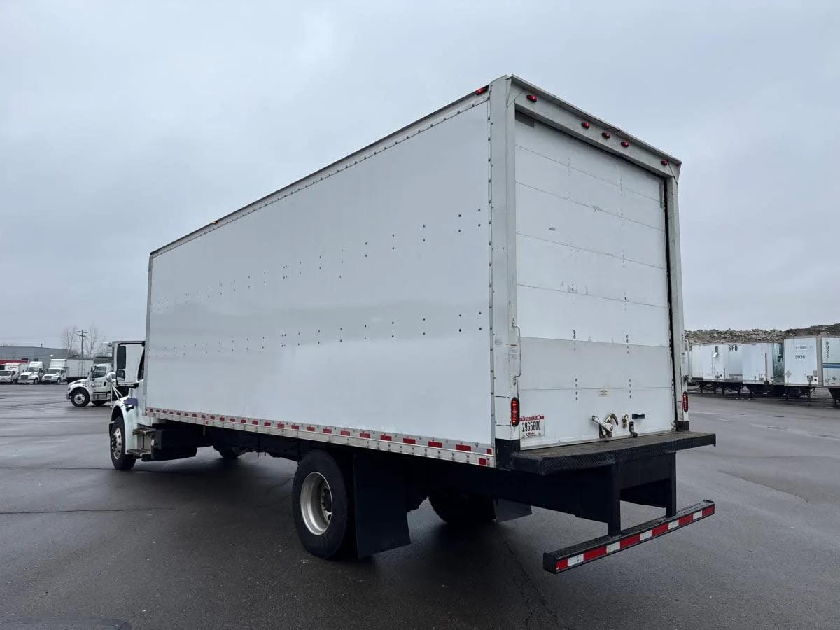 2020 Freightliner M2 106 in Taylor, MI — photo 6