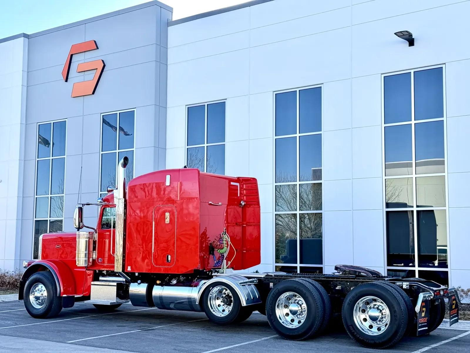 2024 Peterbilt 389 in New Lenox, IL — photo 6