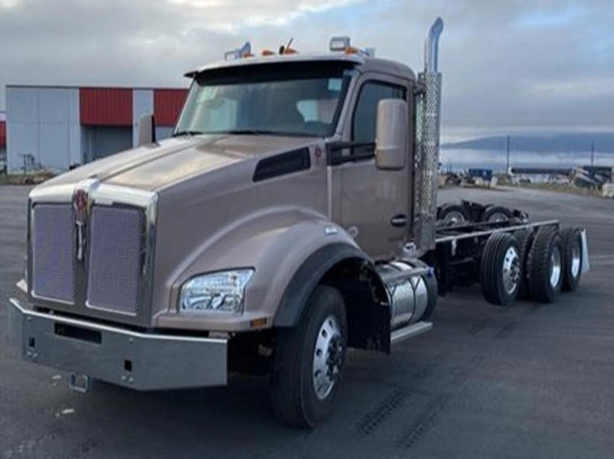 2026 Kenworth T880
