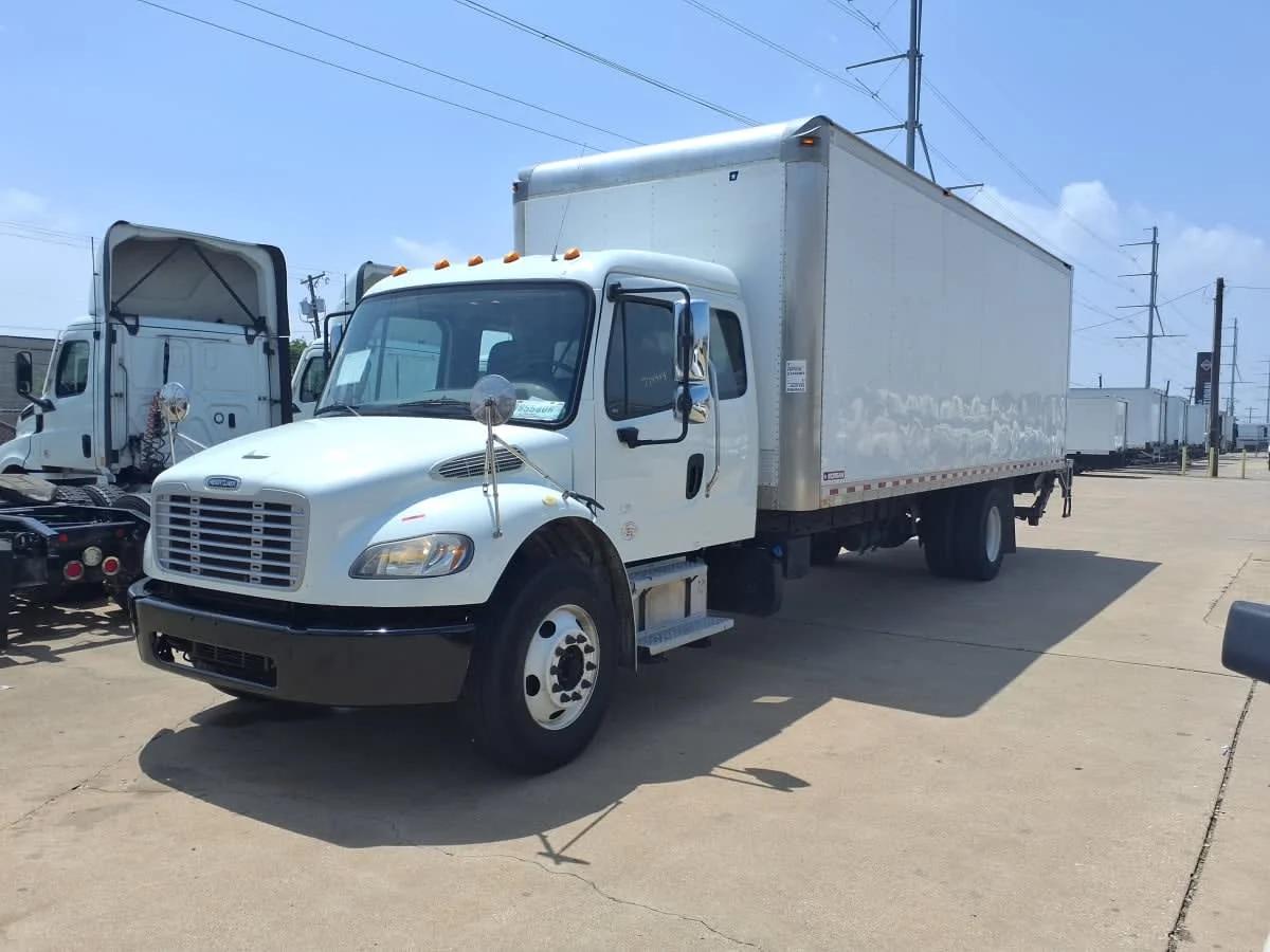 2018 Freightliner M2 106