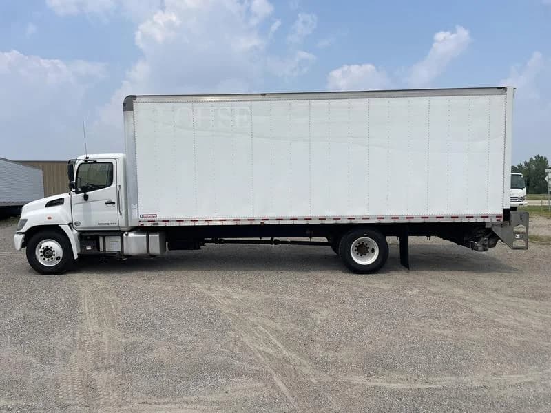 2020 Hino 268 in Sauk Rapids — photo 2