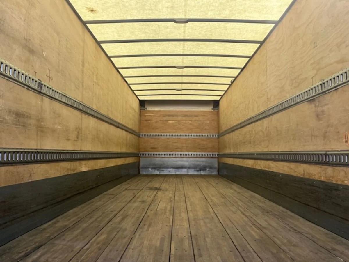 2019 Freightliner M2 106 in Fontana, CA — photo 8