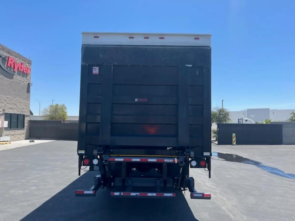 2019 Freightliner M2 106 in Fontana, CA — photo 5