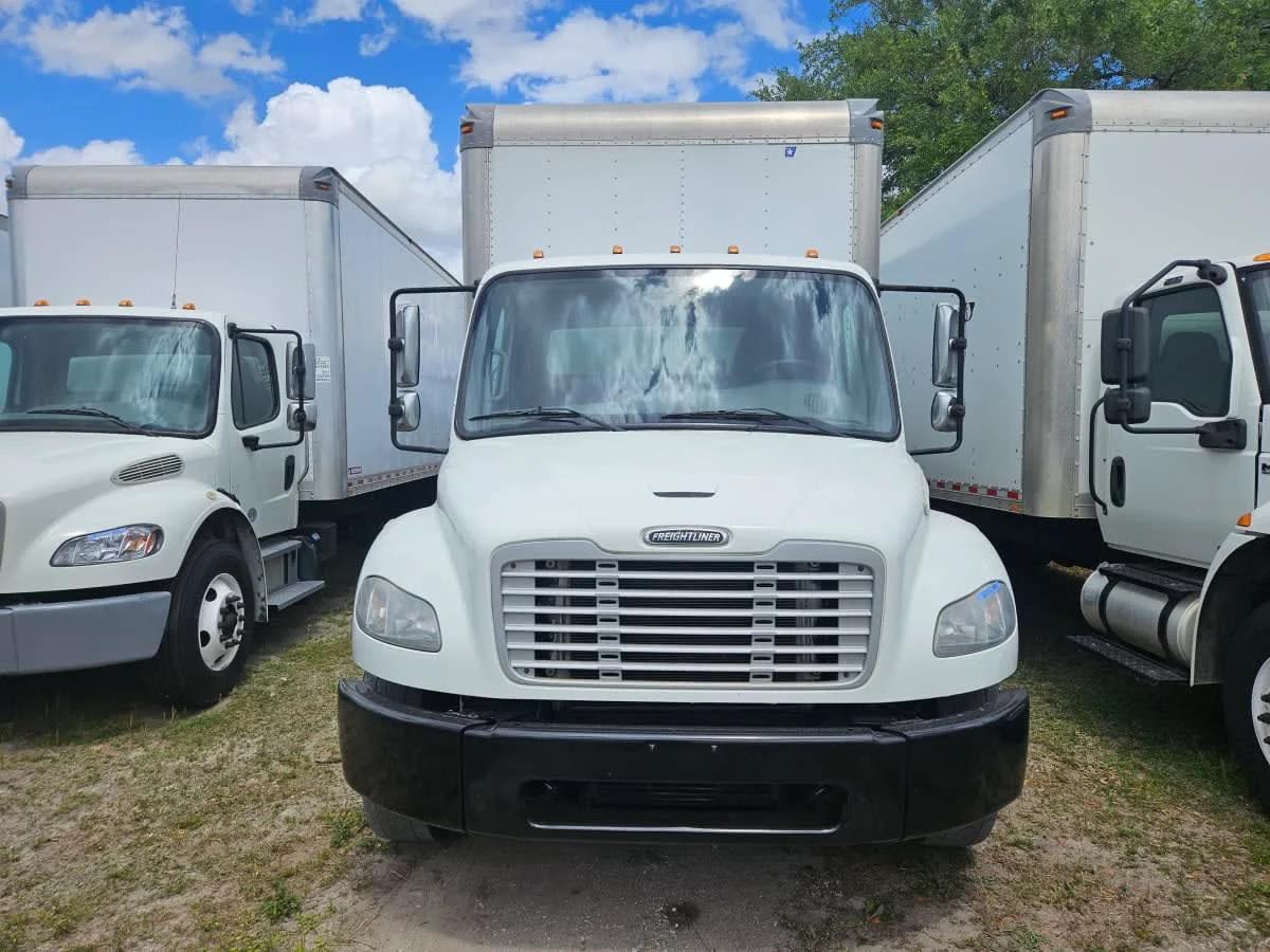 2015 Freightliner M2 106 in Orlando, FL — photo 2