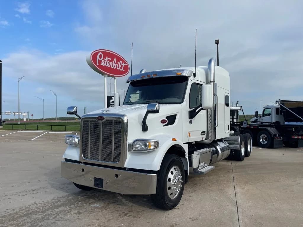 2022 Peterbilt 567 in Springfield, MO