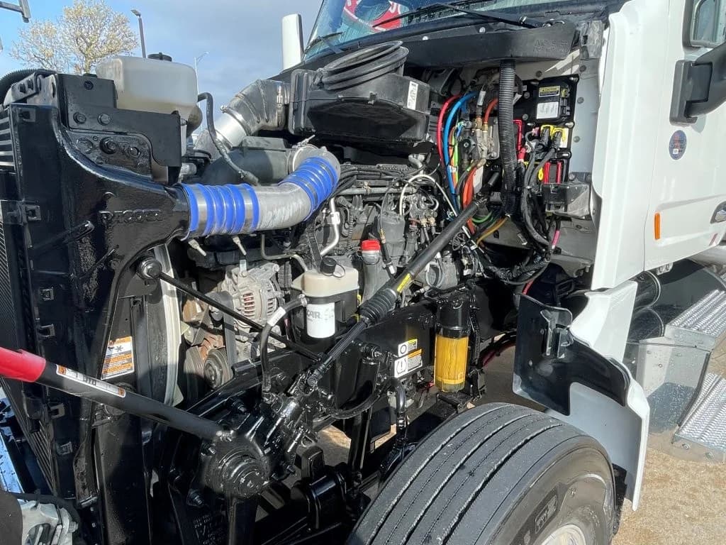 2022 Peterbilt 567 in Springfield, MO — photo 9