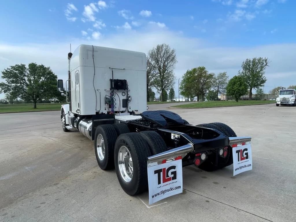2022 Peterbilt 567 in Springfield, MO — photo 3