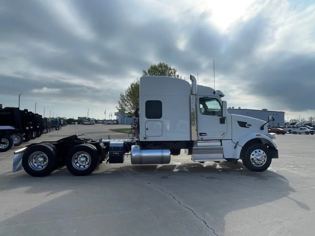 2022 Peterbilt 567 in Springfield, MO — photo 6