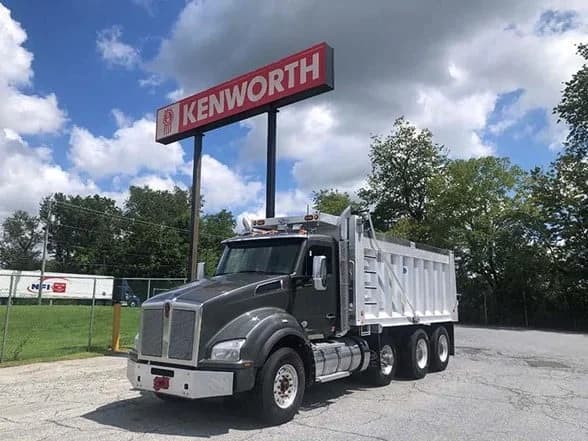 2022 Kenworth T880 in Coopersburg, PA