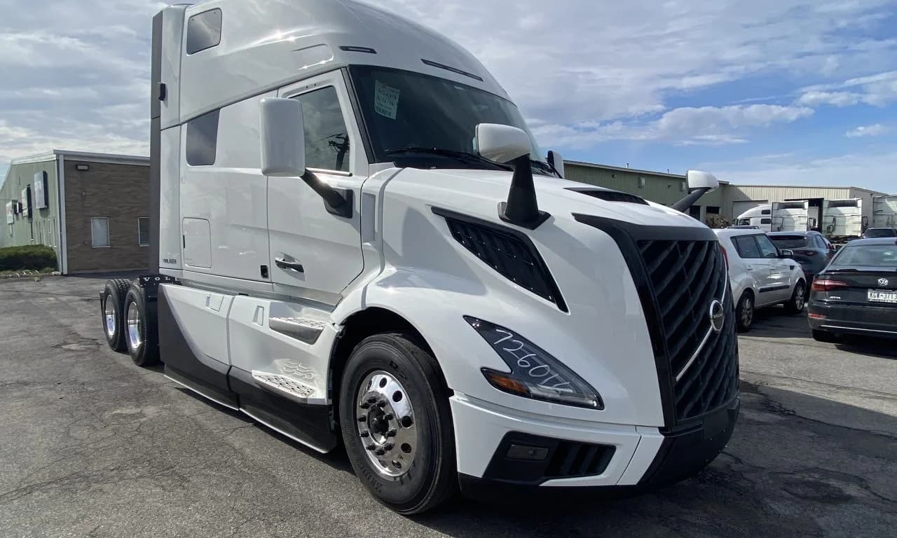 2027 Volvo VNL 860 in Syracuse, NY — photo 2