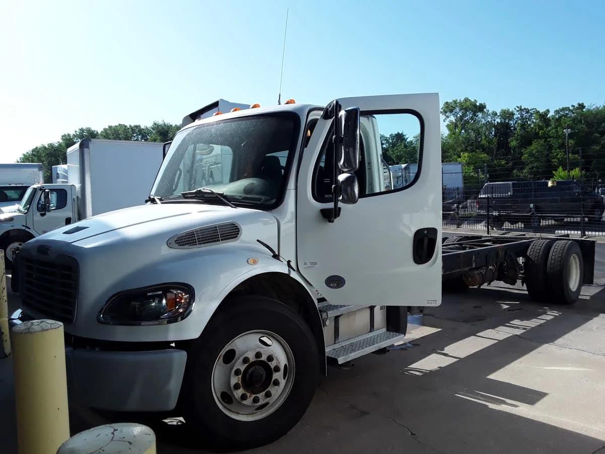 2020 Freightliner M2 106