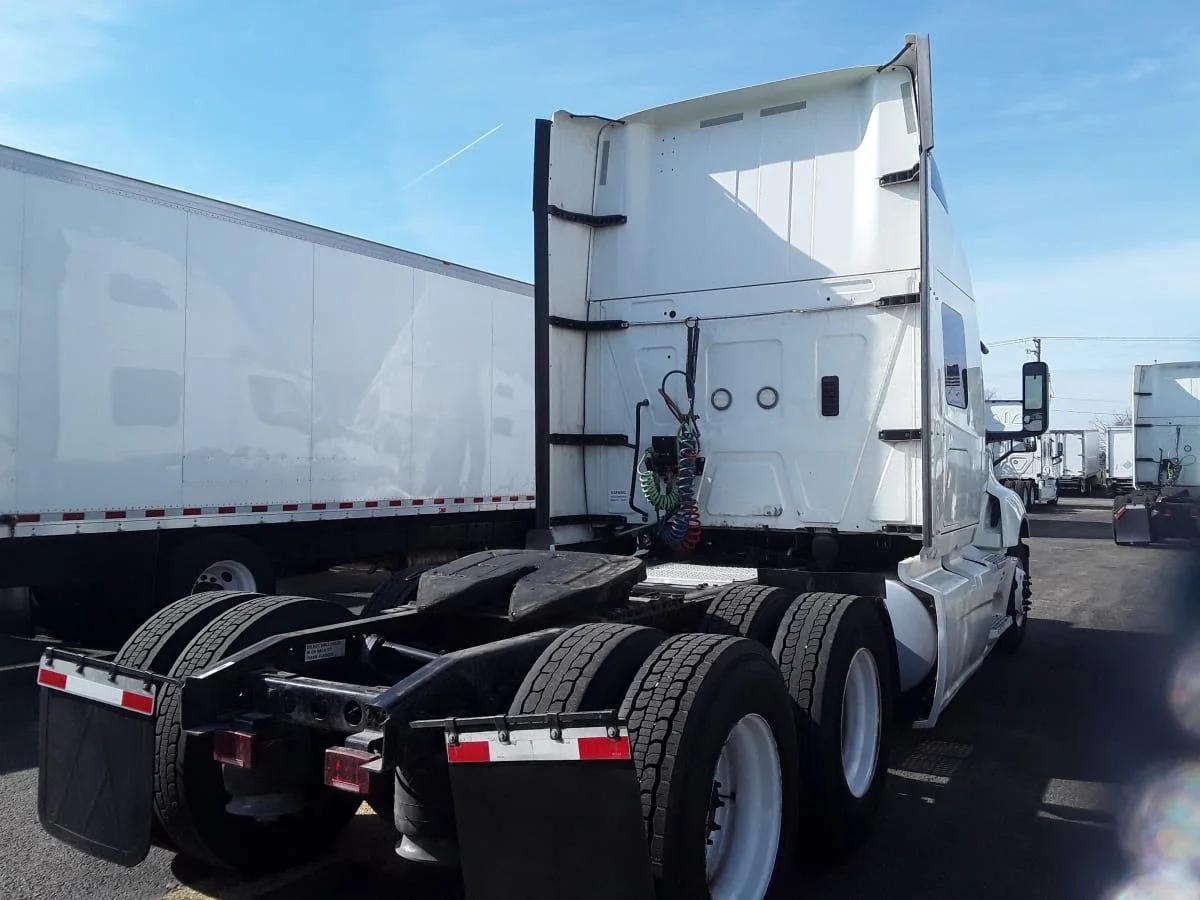 2020 International LT in Bolingbrook, IL — photo 4