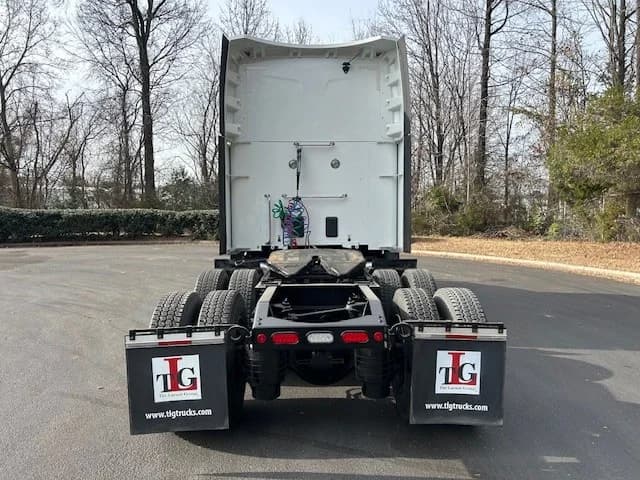 2023 Peterbilt 579 in Charlotte, NC — photo 5