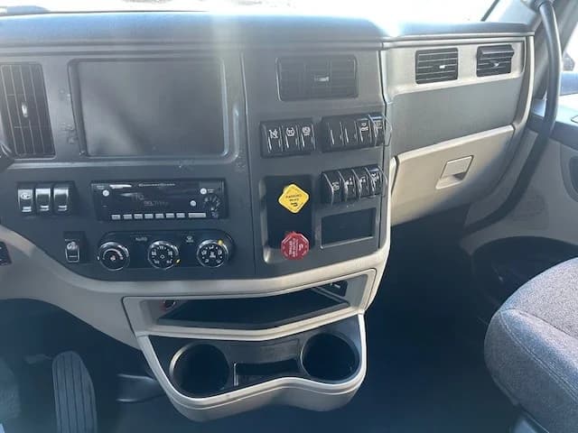 2023 Peterbilt 579 in Charlotte, NC — photo 15