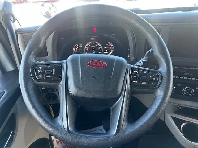 2023 Peterbilt 579 in Charlotte, NC — photo 13