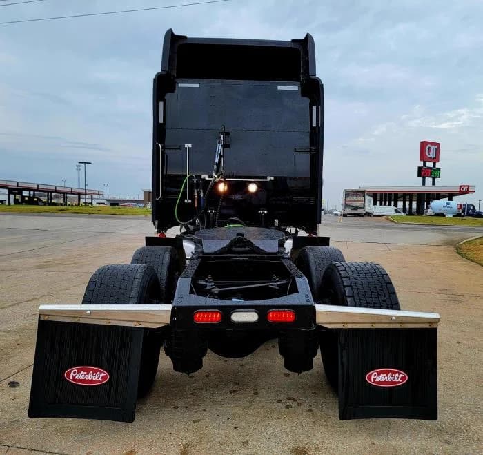 2022 Peterbilt 389 in Tulsa, OK — photo 11