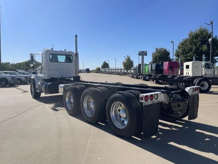 2014 Peterbilt 365 in Oklahoma City, OK — photo 12