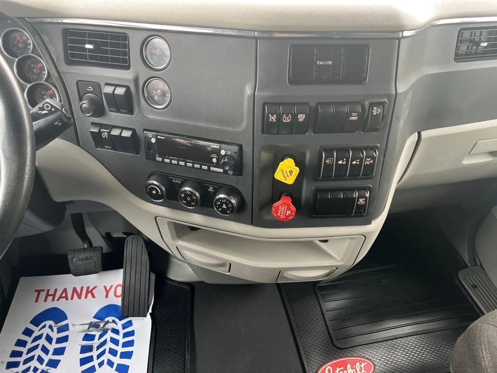 2021 Peterbilt 579 in Lowell, AR — photo 16