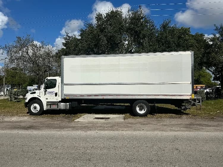 2023 Freightliner M2 106 in Pompano Beach, FL — photo 4